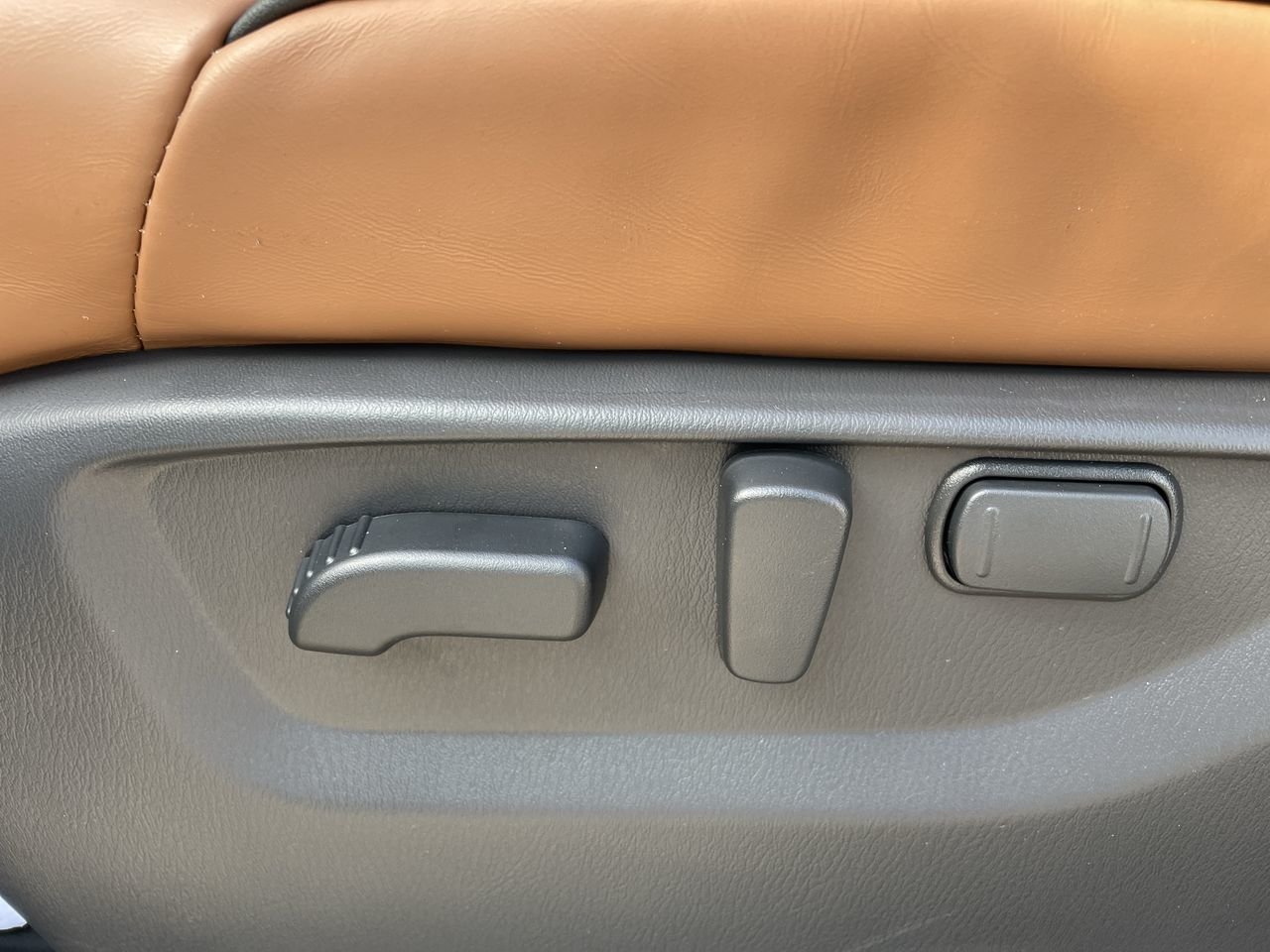 New 2023 Anthracite Gray INFINITI 7 PASSENGER, ProACTIVE image 22