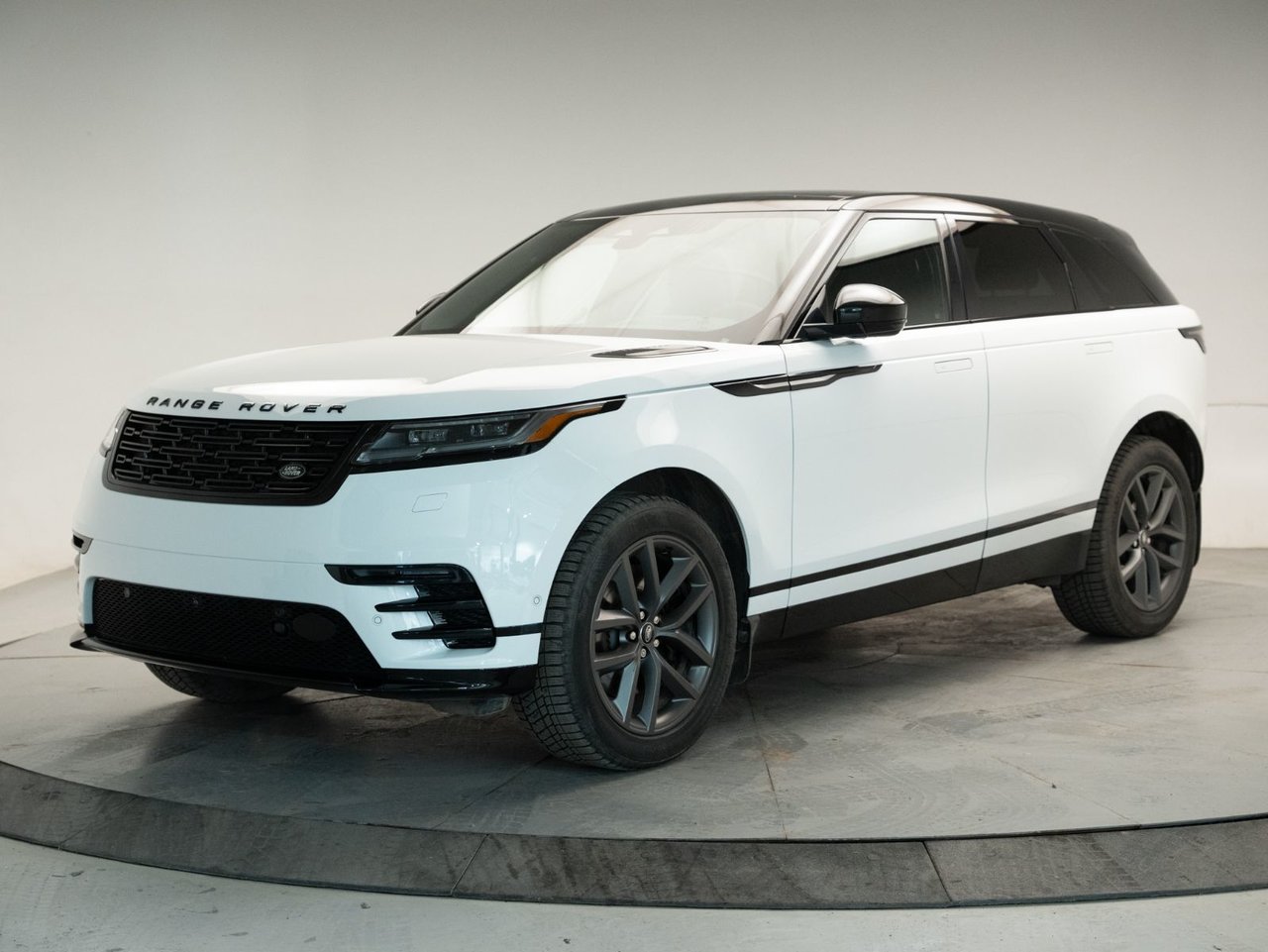2026 Land Rover Range Rover Velar P250 Dynamic SE AWD