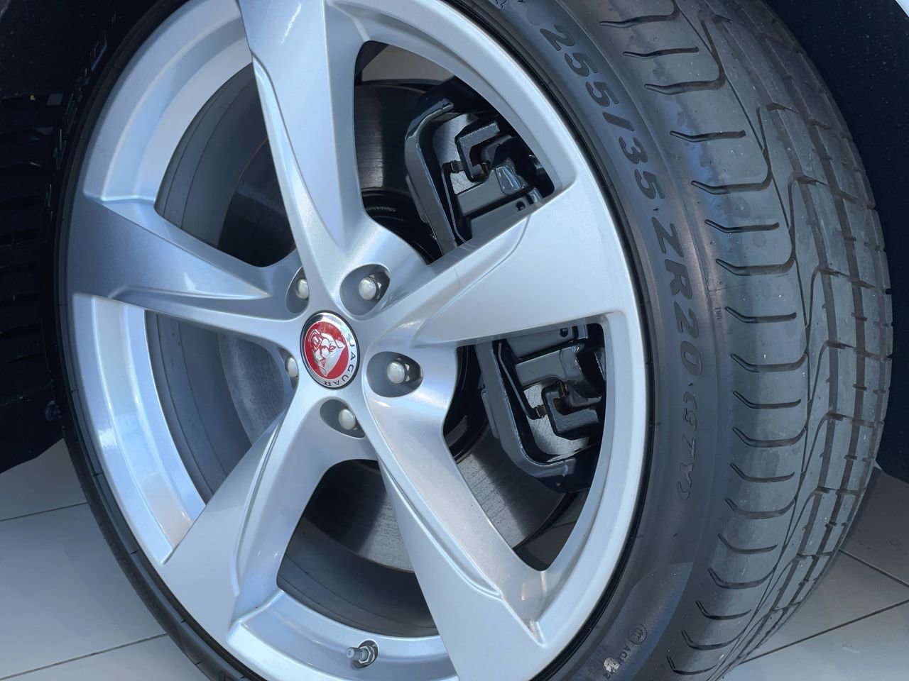 New 2023 Fuji White Solid Jaguar F-TYPE image 18