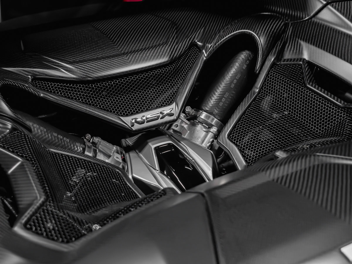 2017 Acura NSX-15