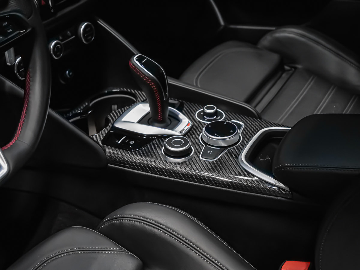 Alfa Romeo Giulia ESTREMA 2023-6