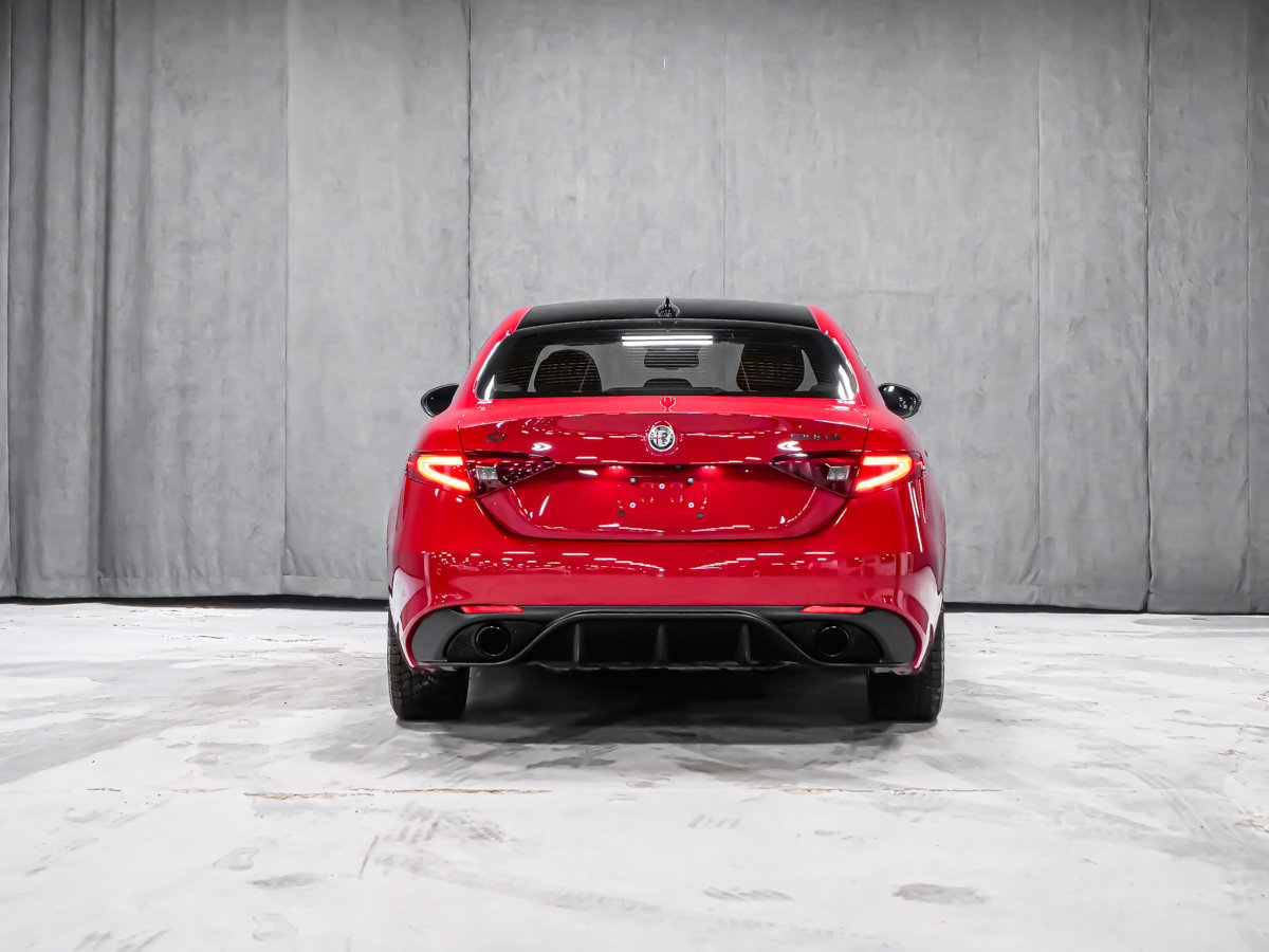 Alfa Romeo Giulia ESTREMA 2023-4