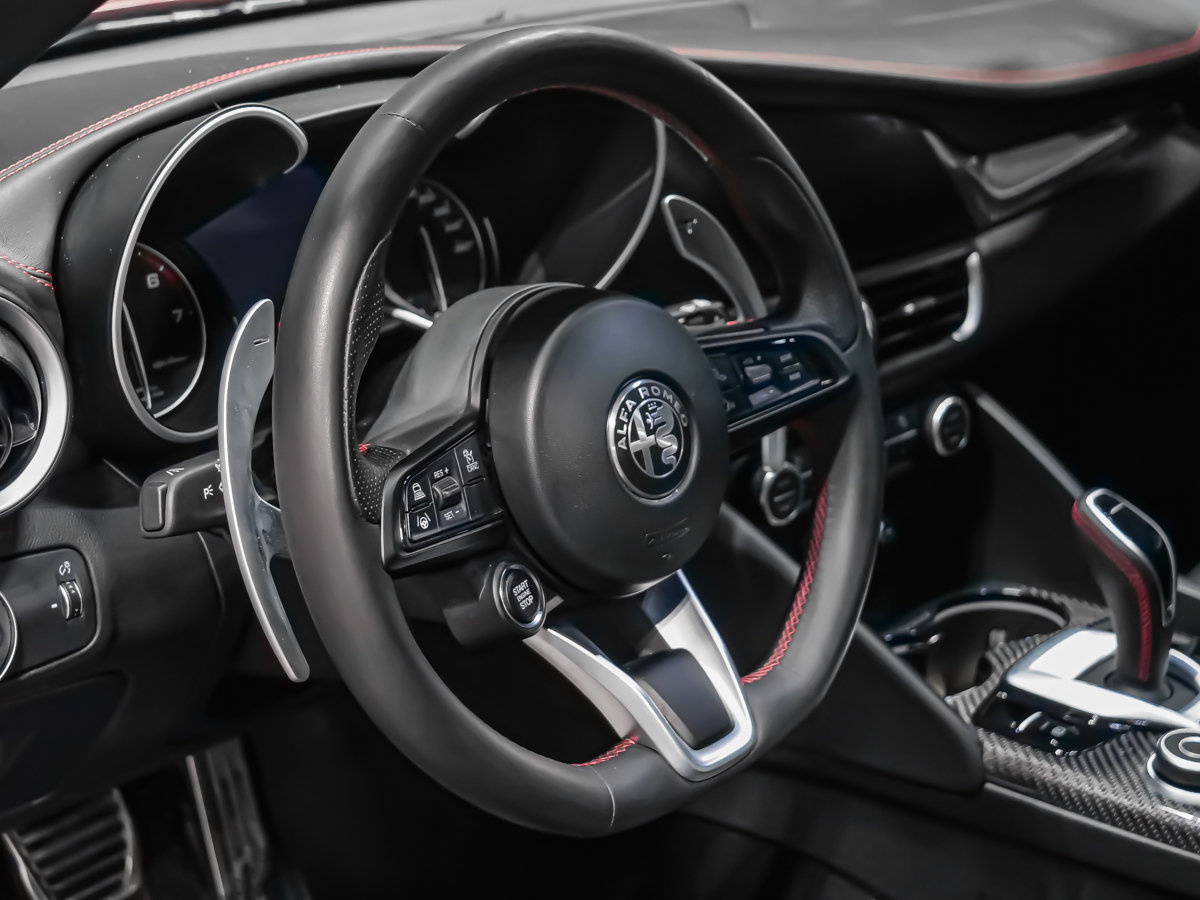 Alfa Romeo Giulia ESTREMA 2023-7