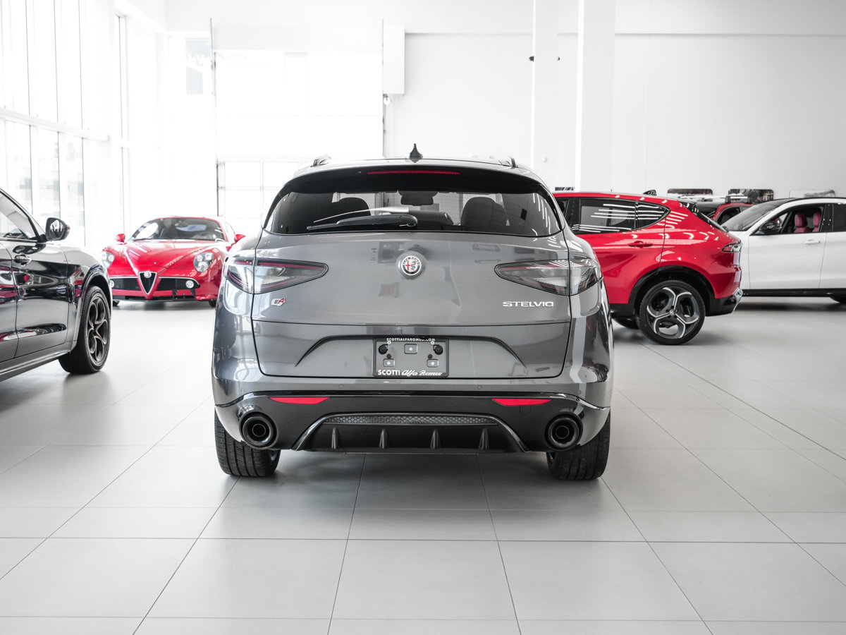 Alfa Romeo Stelvio 2025