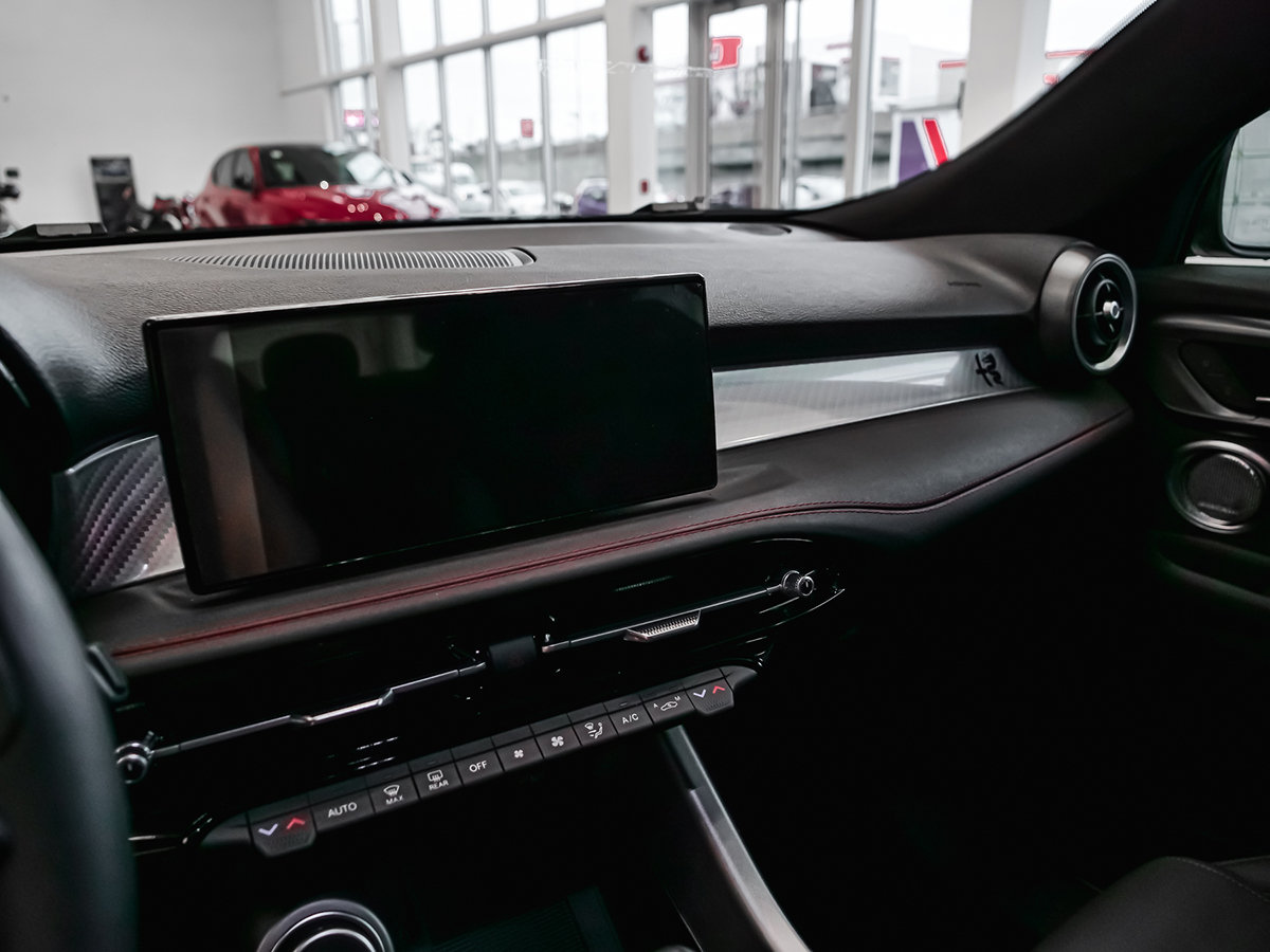 2025 Alfa Romeo Tonale PHEV TRIBUTO-35