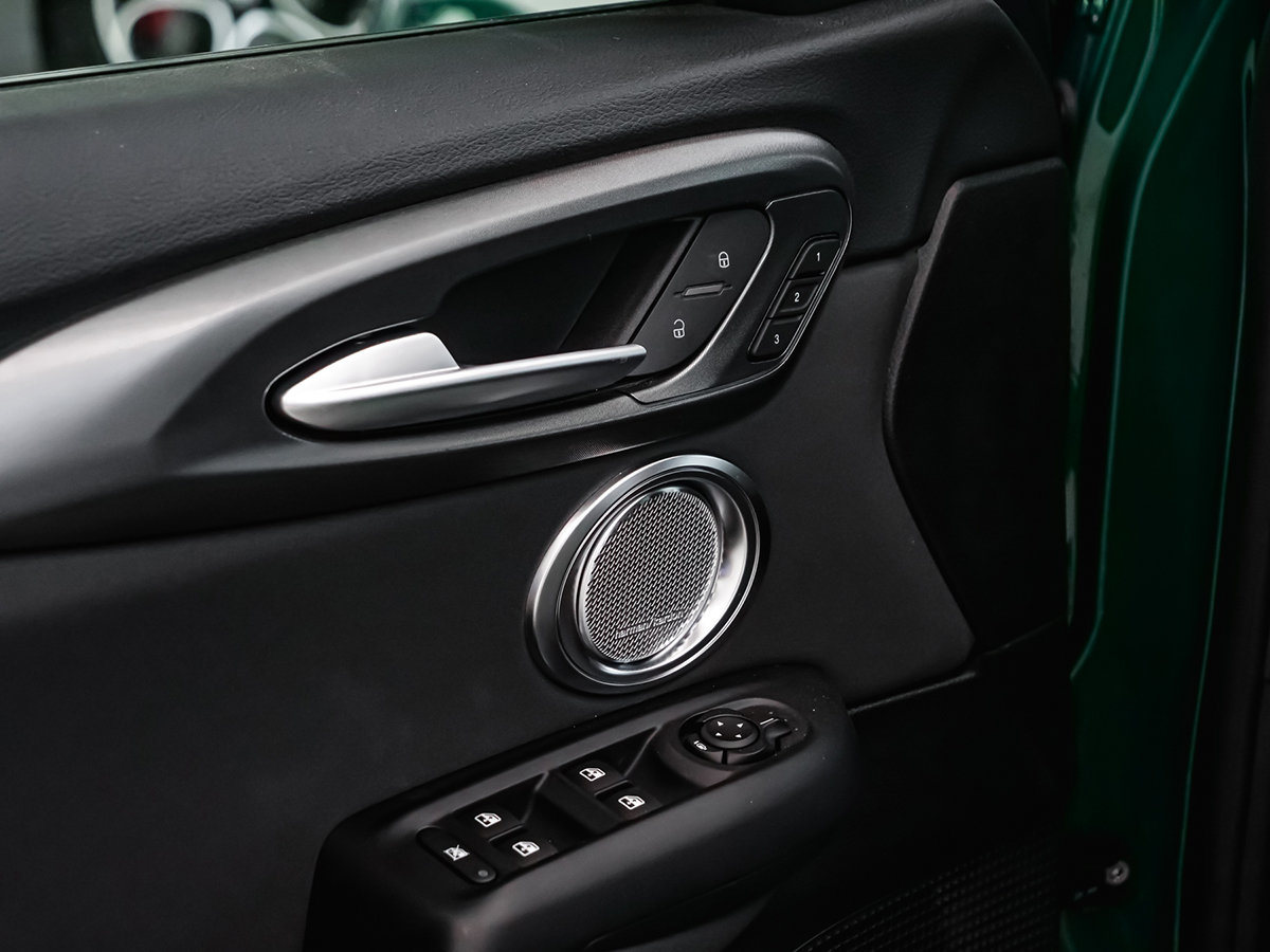 2025 Alfa Romeo Tonale PHEV TRIBUTO-25