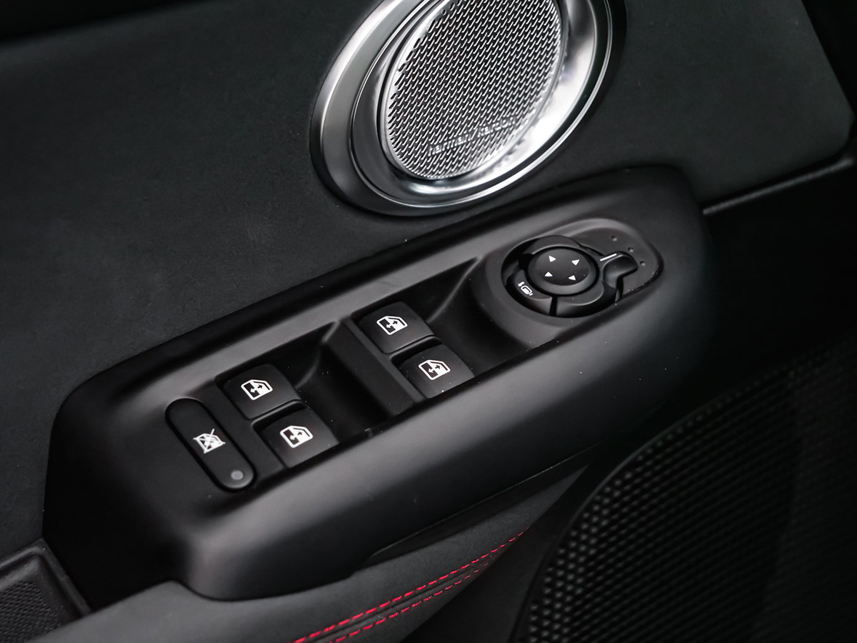 2025 Alfa Romeo Tonale PHEV TRIBUTO-27