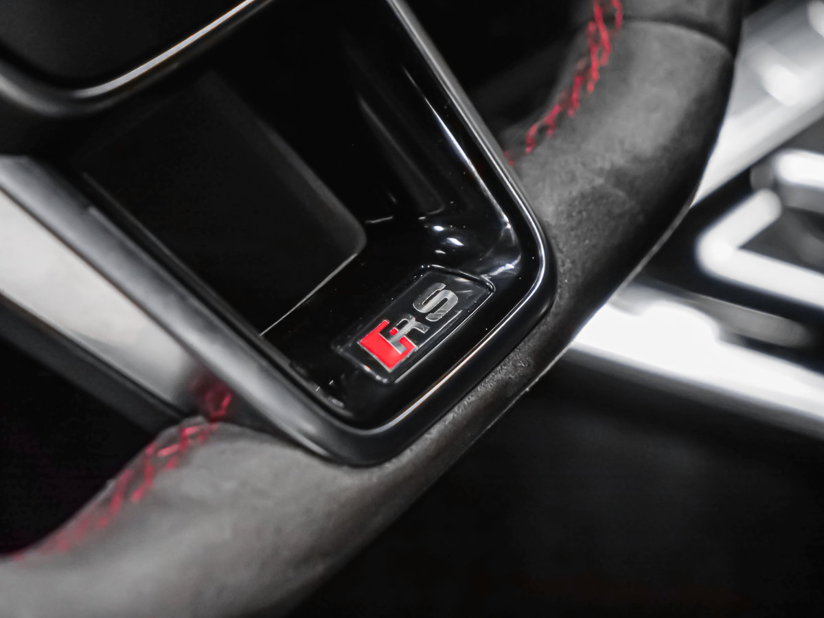 Audi RS 6 Avant  2023-16