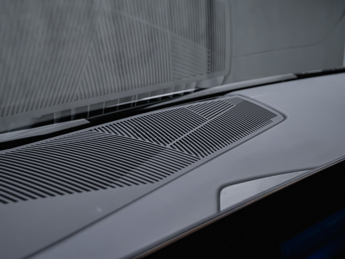 2025 BMW M5-28