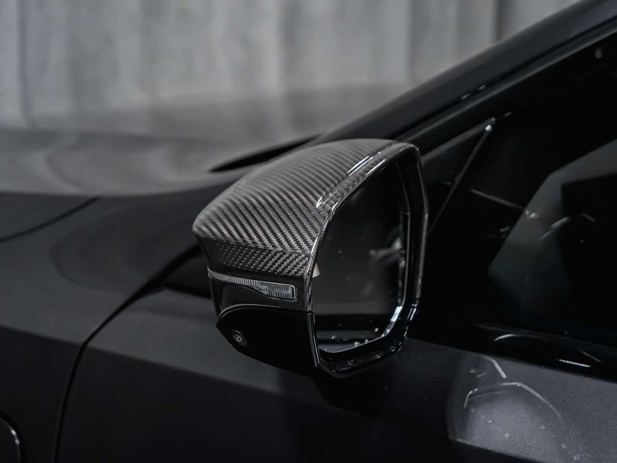 2025 BMW M5-13
