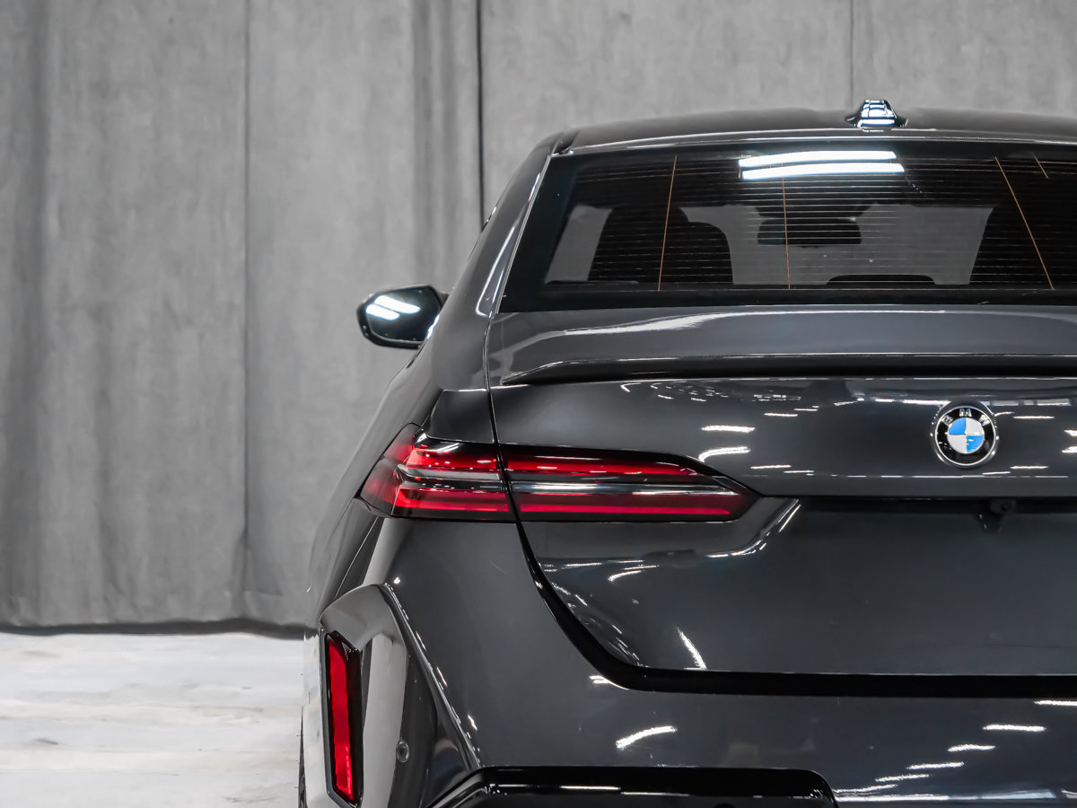 2025 BMW M5-5
