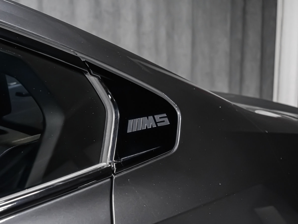 2025 BMW M5-40