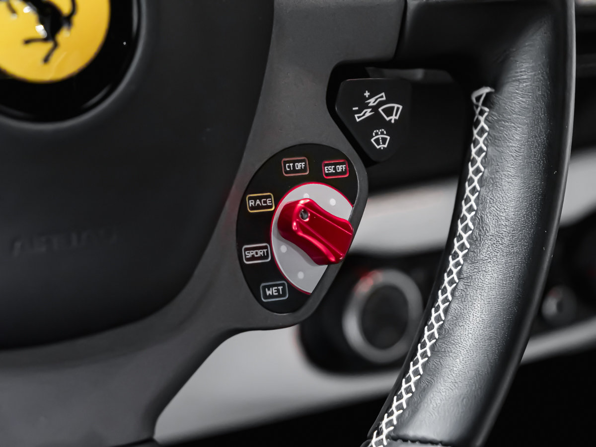 2016 Ferrari 488 GTB-32
