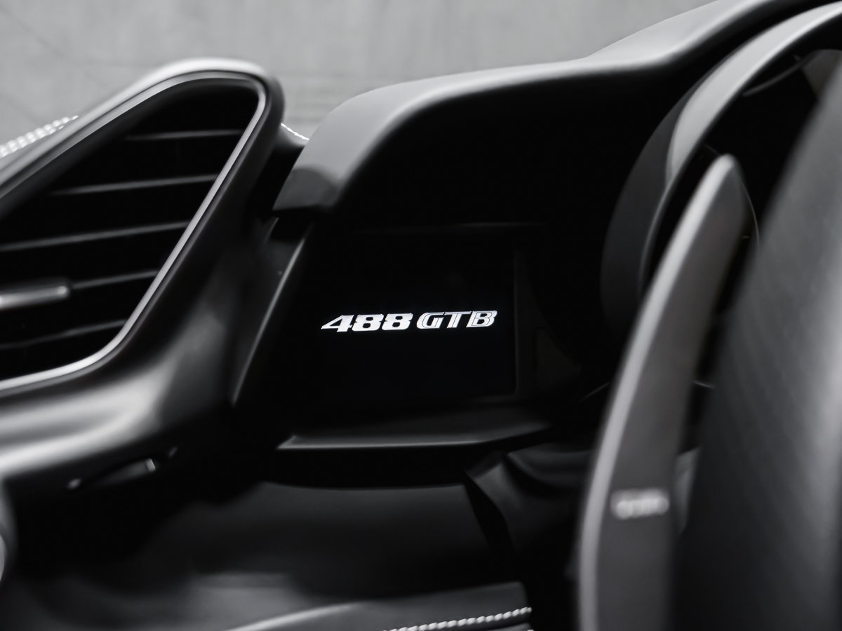 2016 Ferrari 488 GTB-34
