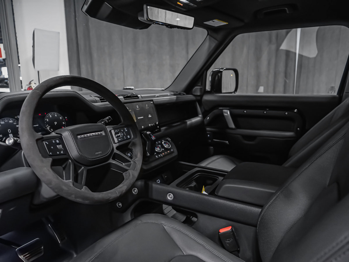 Land Rover Defender V8 2024-1