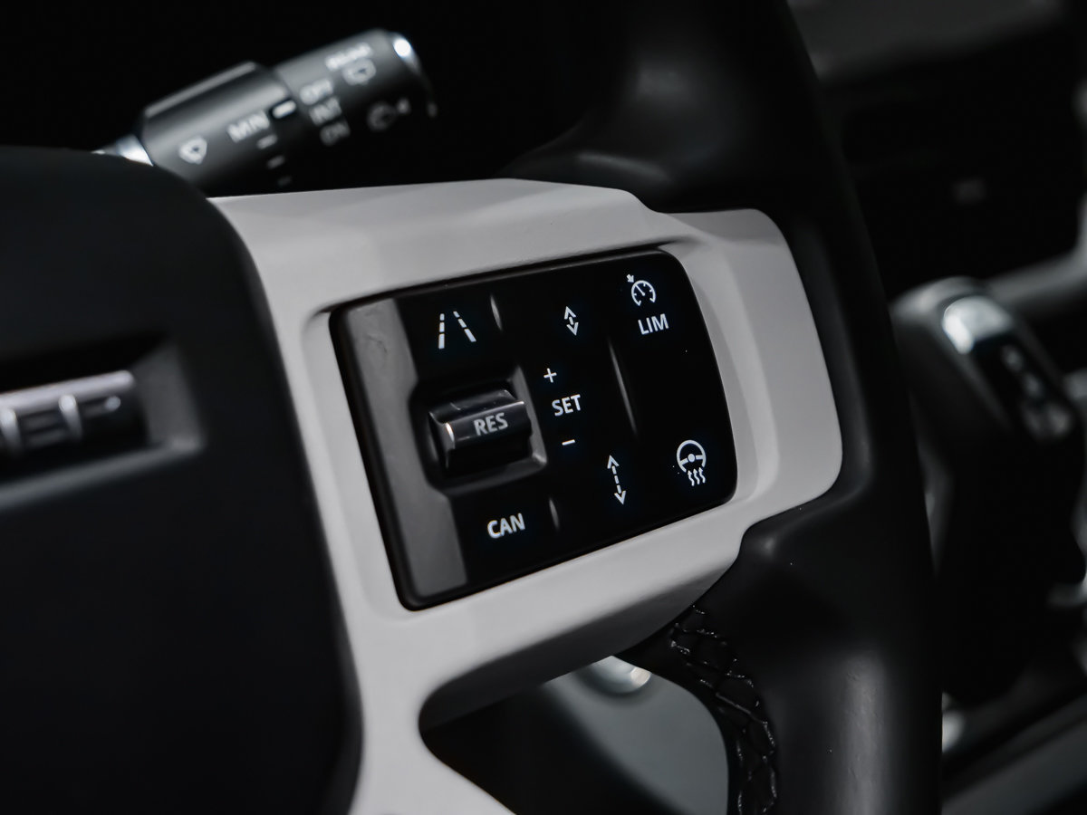 2025 Land Rover Defender S-19