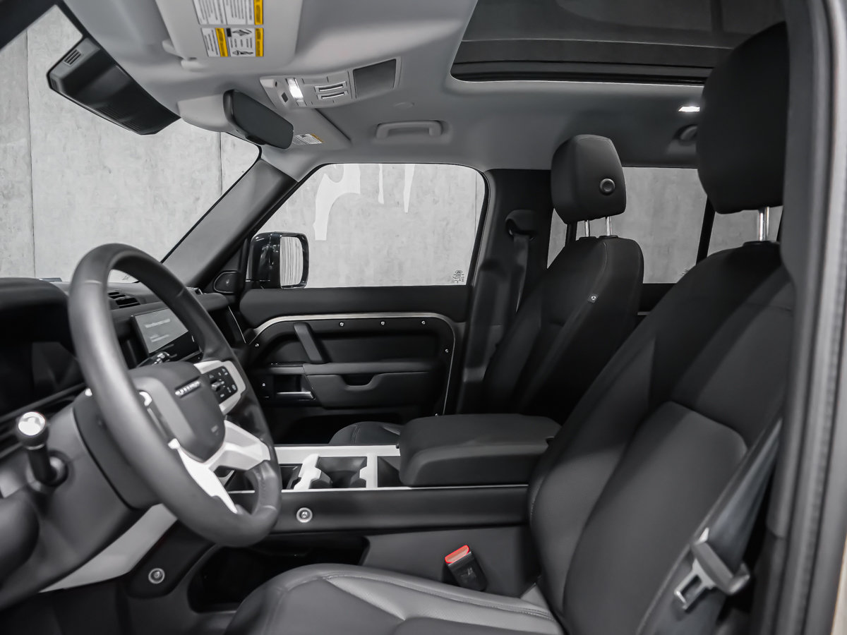 2025 Land Rover Defender S-28
