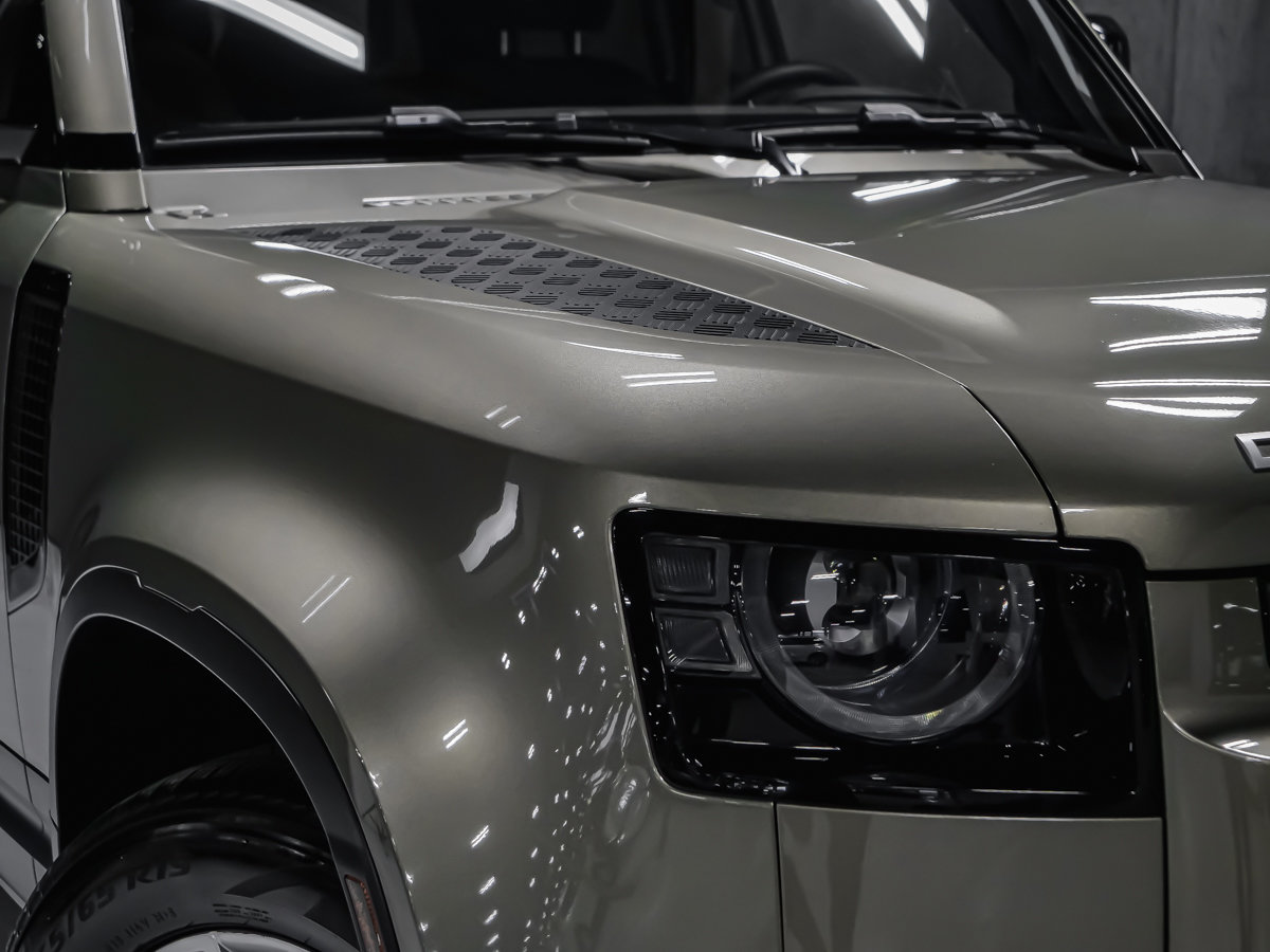 2025 Land Rover Defender S-8