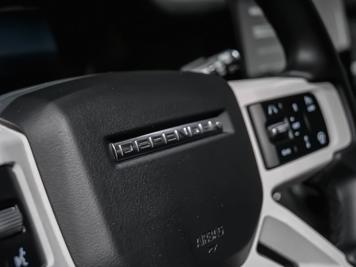 2025 Land Rover Defender S-21
