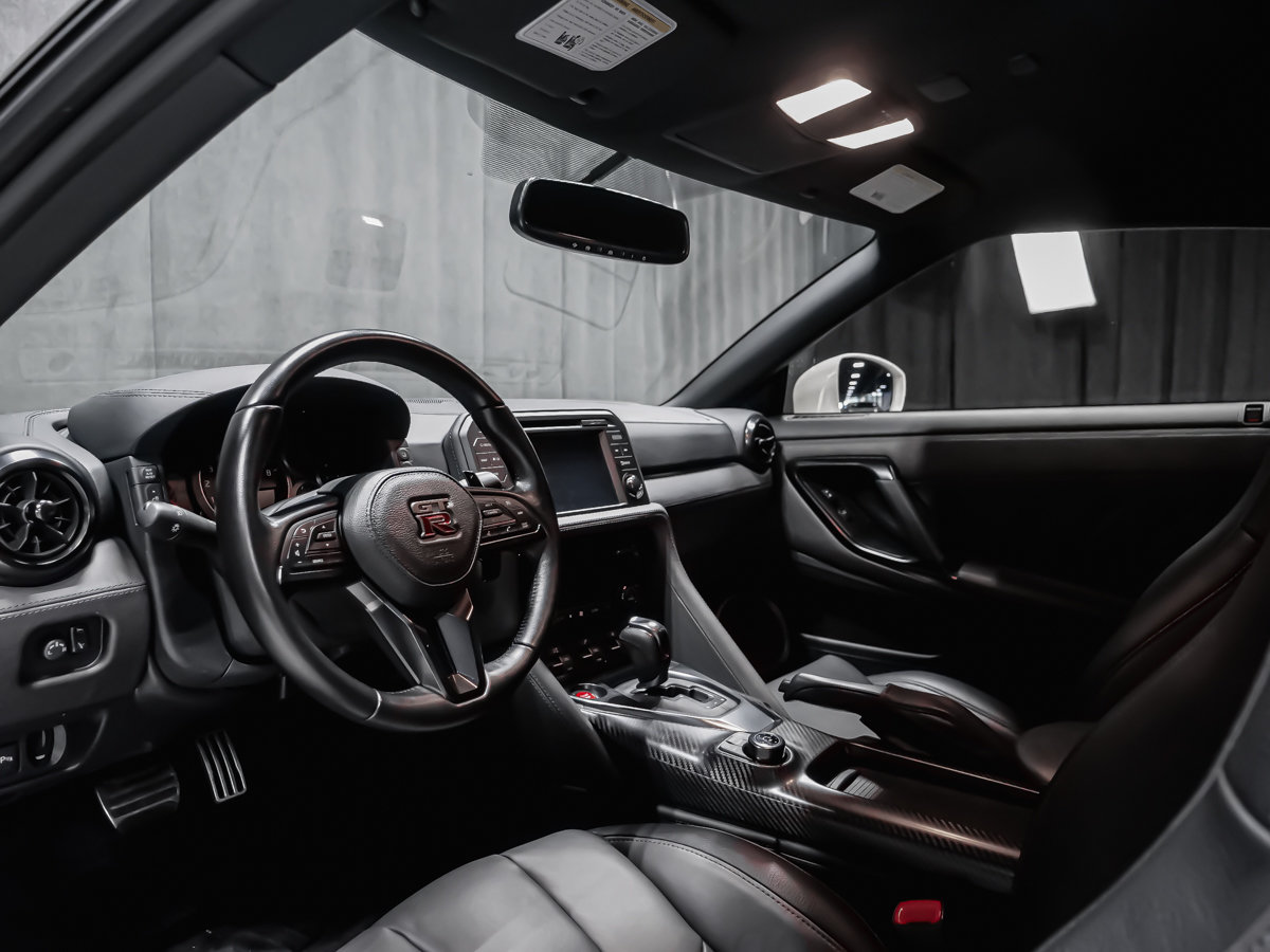 Nissan GT-R PREMIUM 2023-22