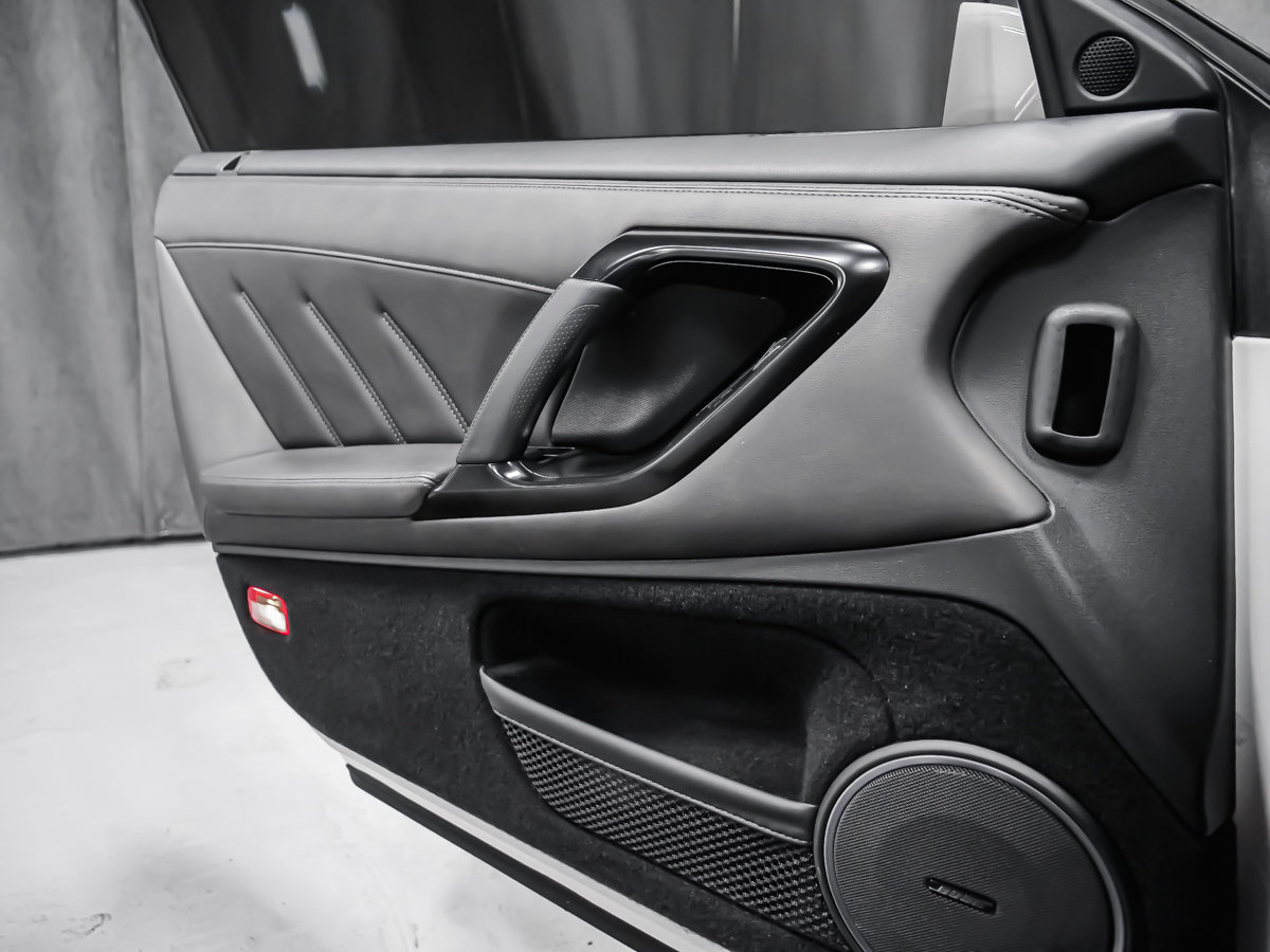 Nissan GT-R PREMIUM 2023-32