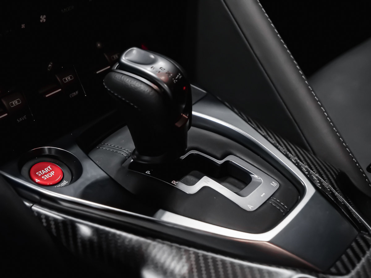 Nissan GT-R PREMIUM 2023-26