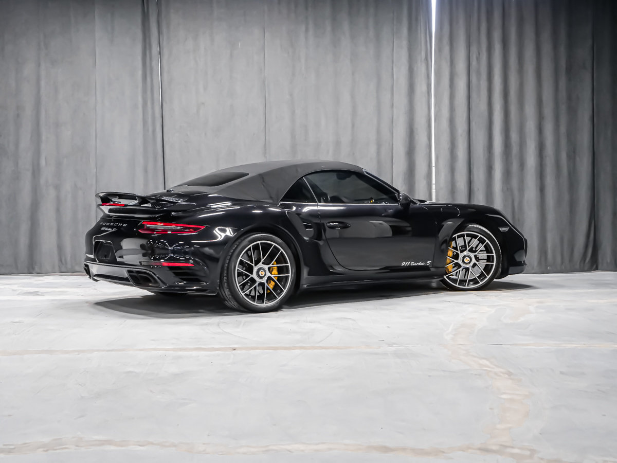 2017 Porsche 911 TURBO S-4