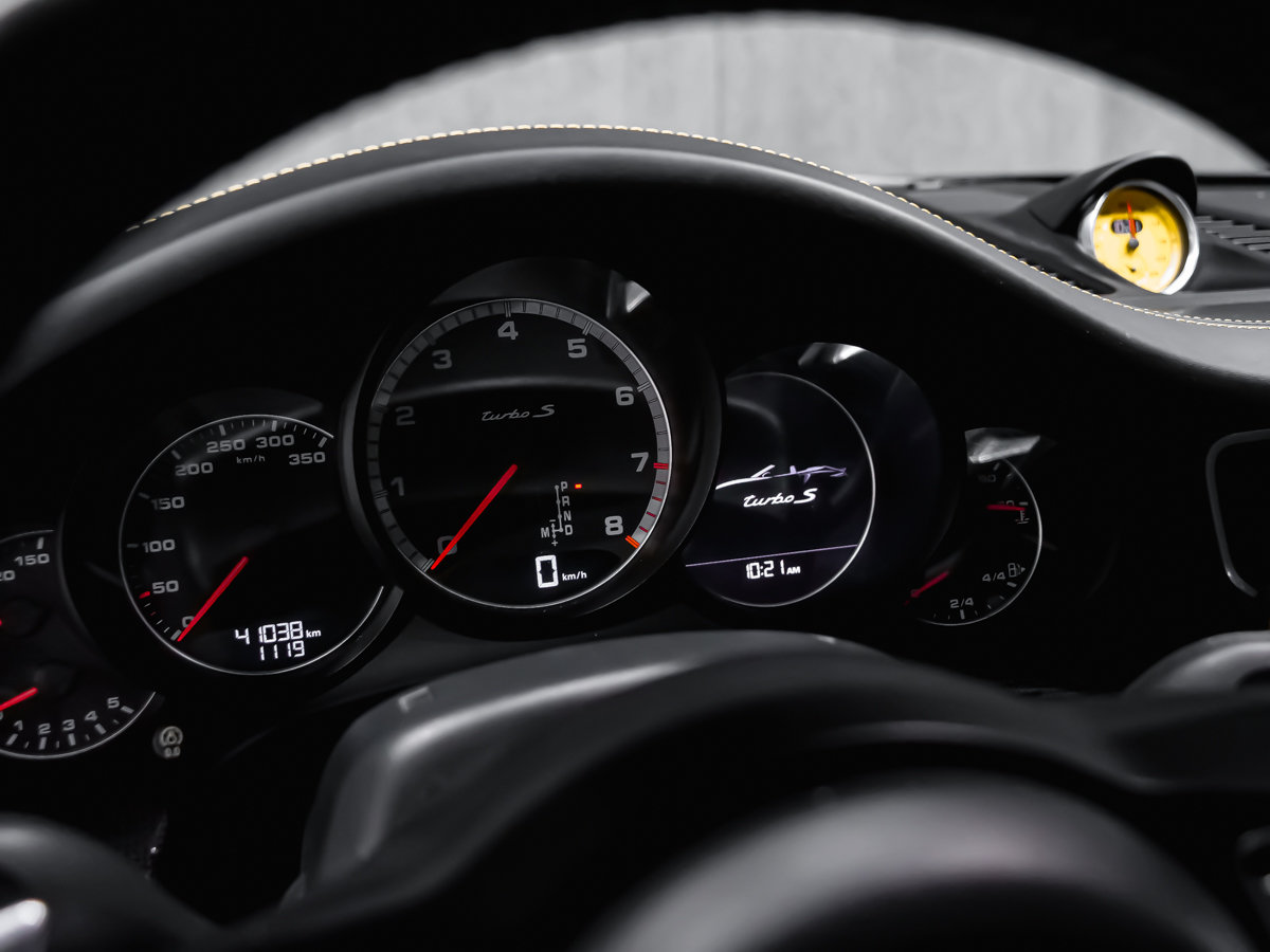 2017 Porsche 911 TURBO S-16
