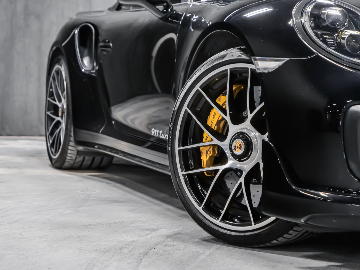 2017 Porsche 911 TURBO S-27