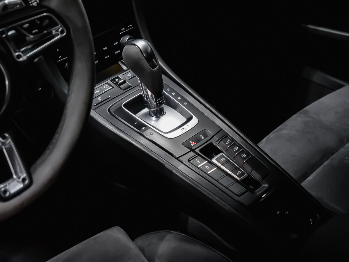 Porsche 911 TARGA 4 GTS 2018-11