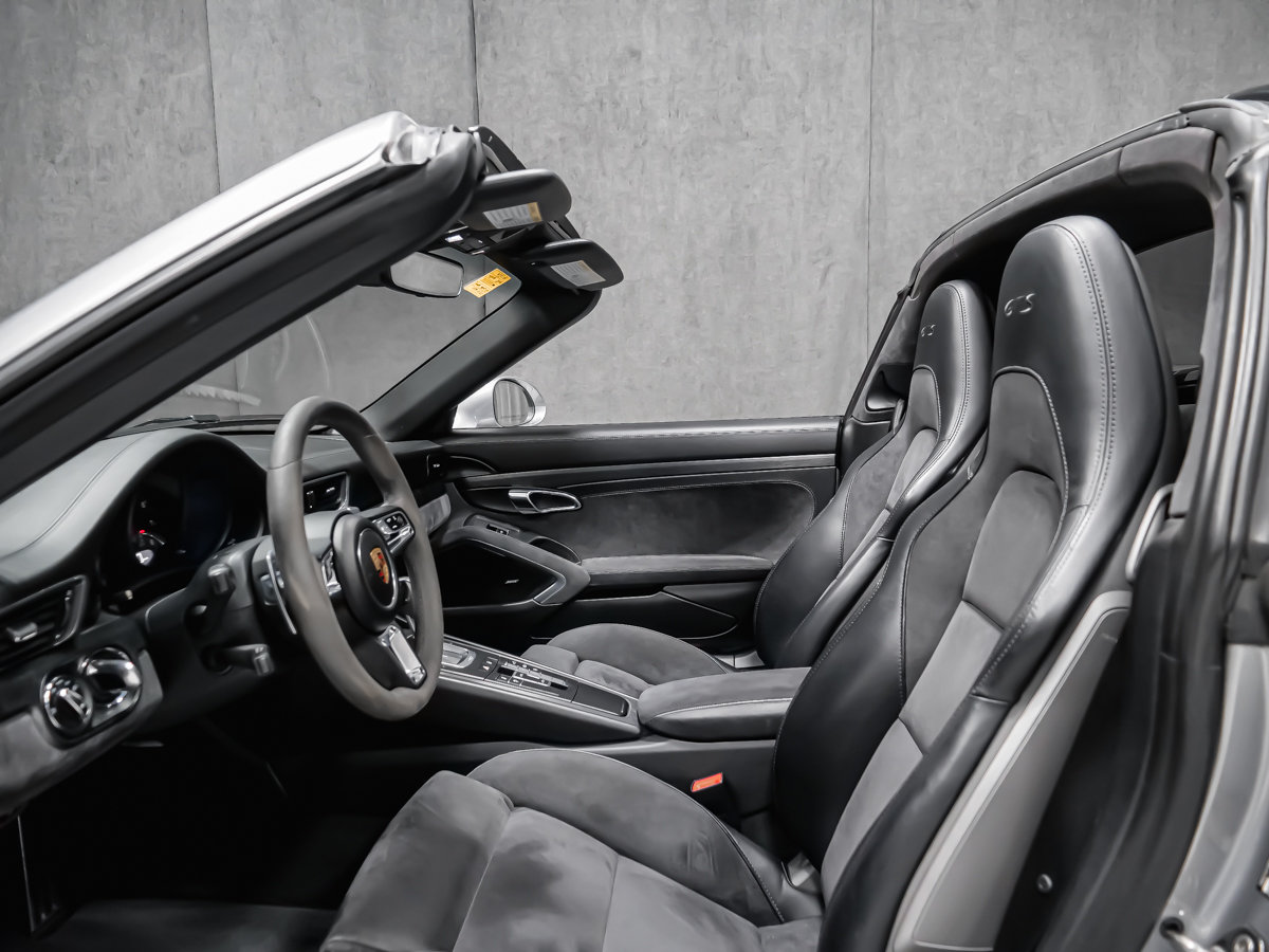 Porsche 911 TARGA 4 GTS 2018-31