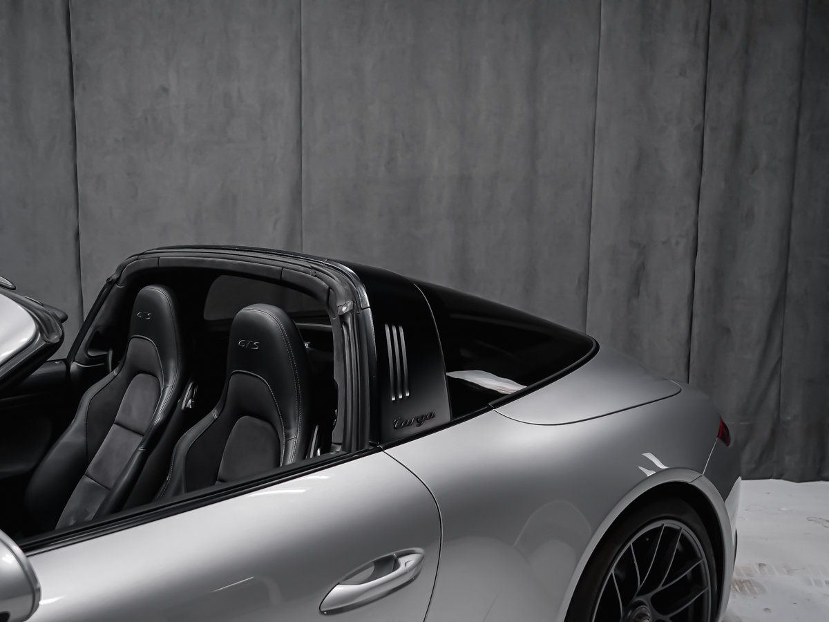 Porsche 911 TARGA 4 GTS 2018-30