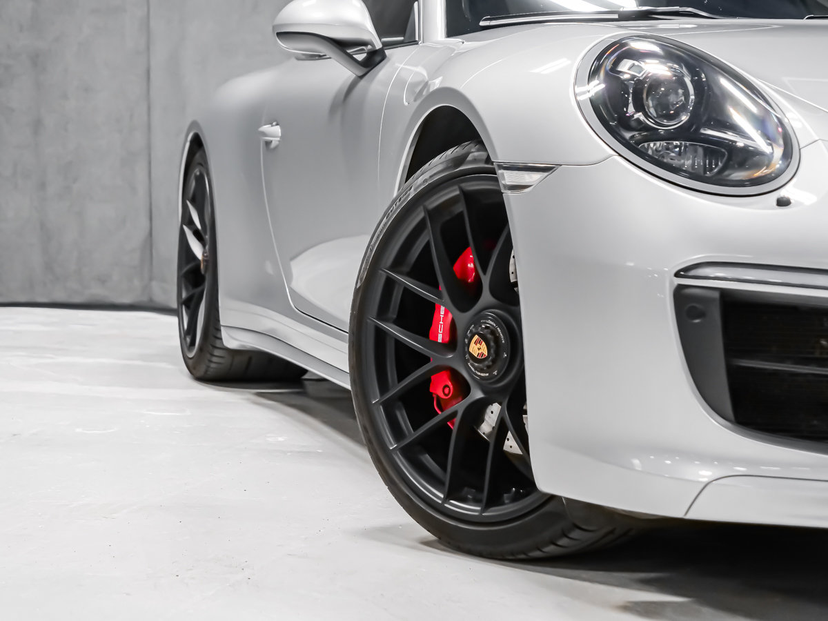 Porsche 911 TARGA 4 GTS 2018-26