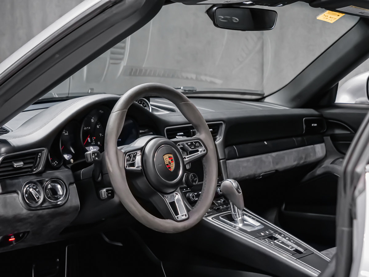 Porsche 911 TARGA 4 GTS 2018-32