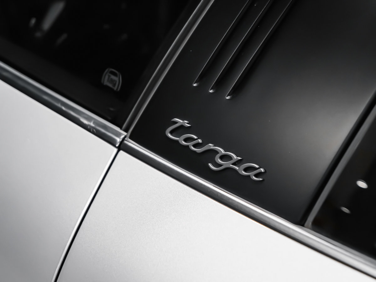 Porsche 911 TARGA 4 GTS 2018-8