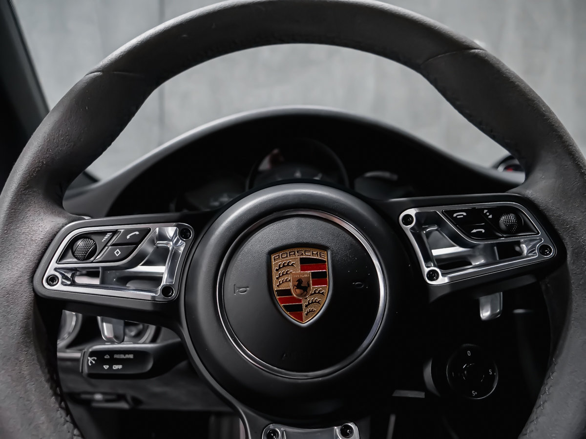 Porsche 911 TARGA 4 GTS 2018-25