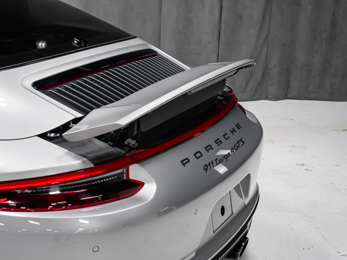 Porsche 911 TARGA 4 GTS 2018-5