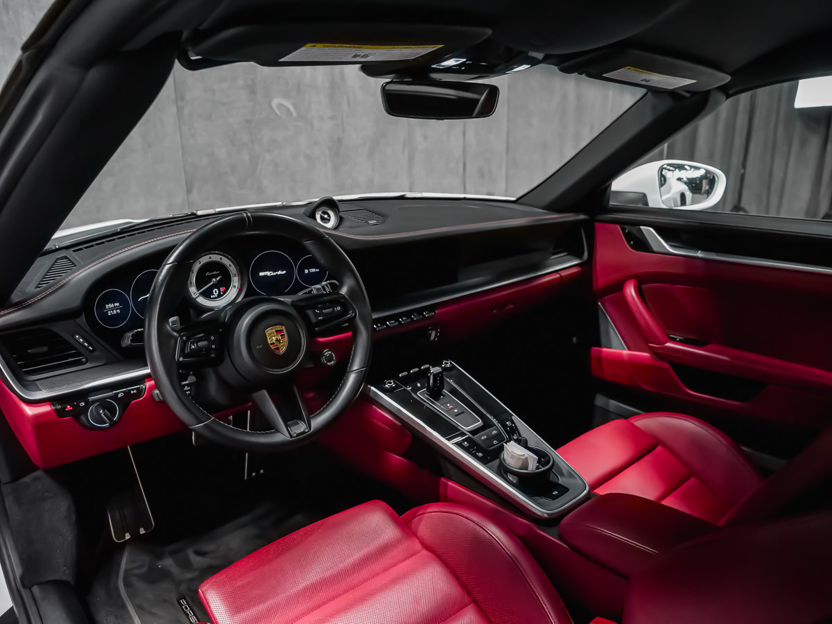Porsche 911 TURBO 2021-17