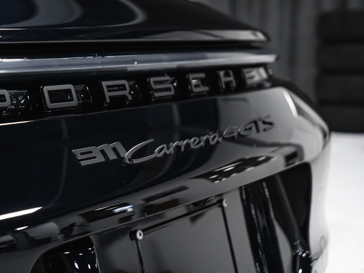 Porsche 911 CARRERA 4 GTS 2024-7