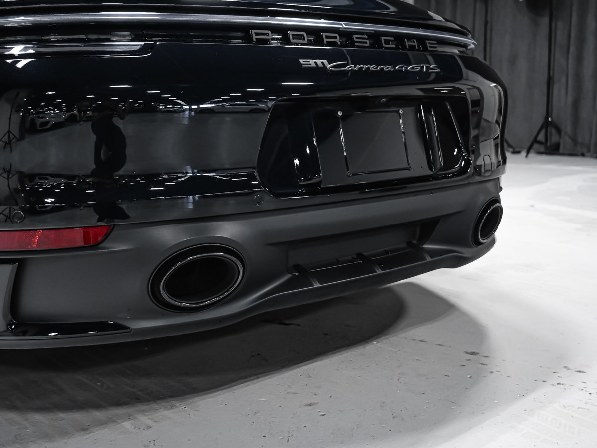 Porsche 911 CARRERA 4 GTS 2024-9