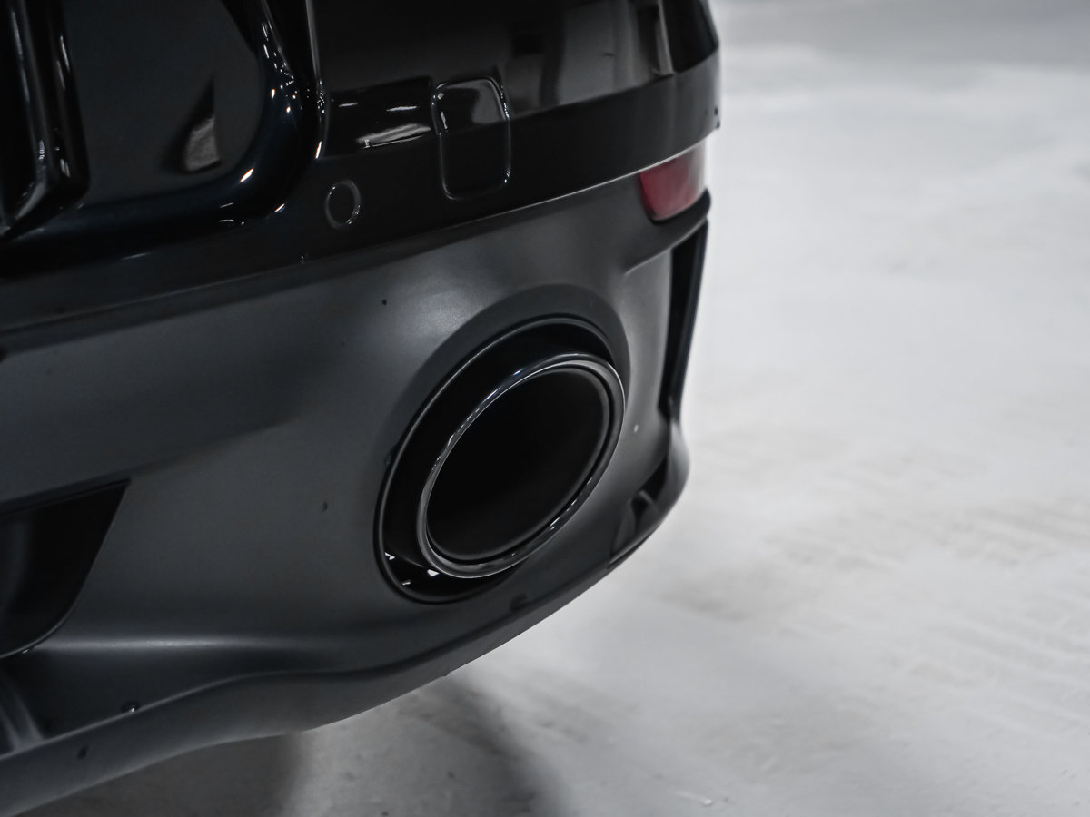 Porsche 911 CARRERA 4 GTS 2024-8