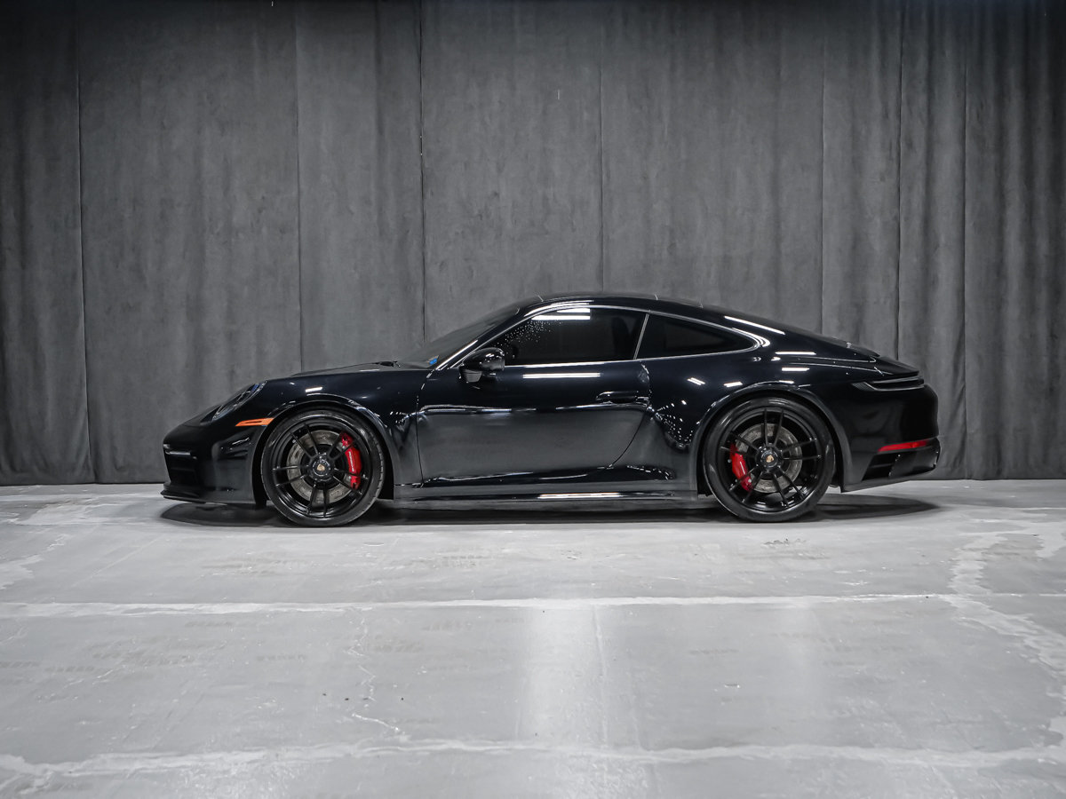 Porsche 911 CARRERA 4 GTS 2024-2