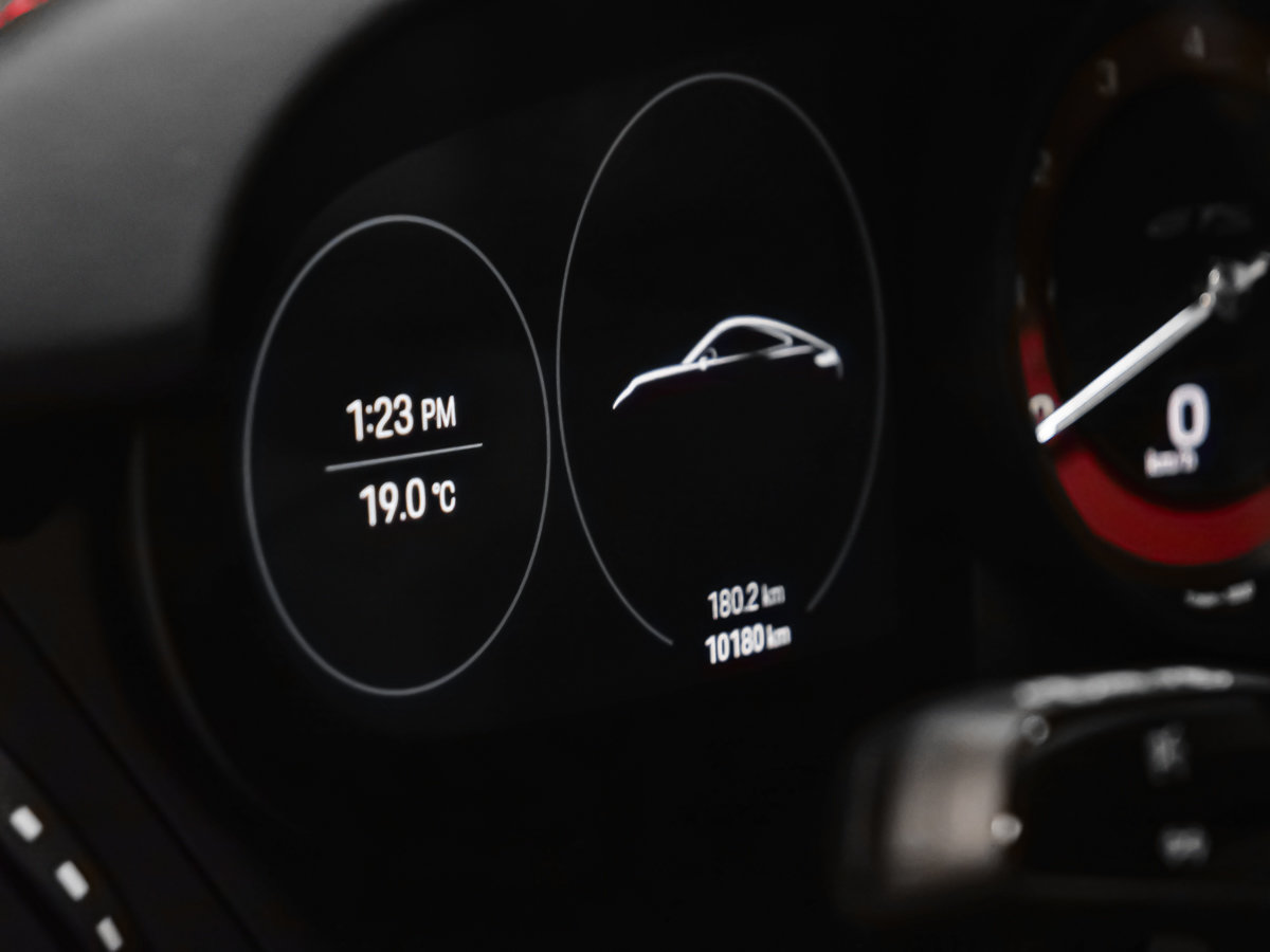 Porsche 911 CARRERA 4 GTS 2024-22