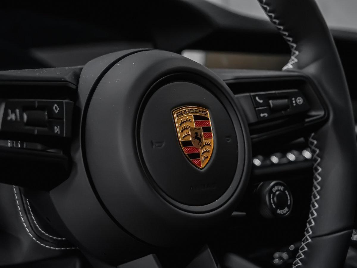 Porsche 911 GT3 Touring- PCCB, Buckets, Manual, Fr axle lift 2026-24