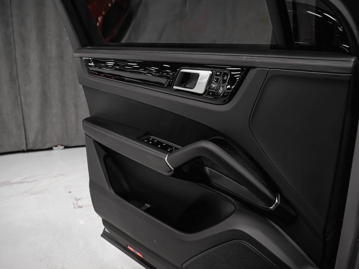 2021 Porsche Cayenne GTS-12