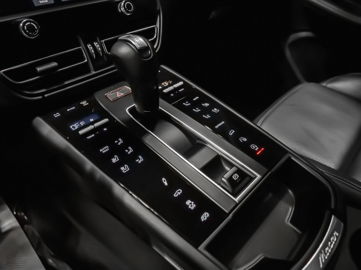 2025 Porsche Macan GTS-18
