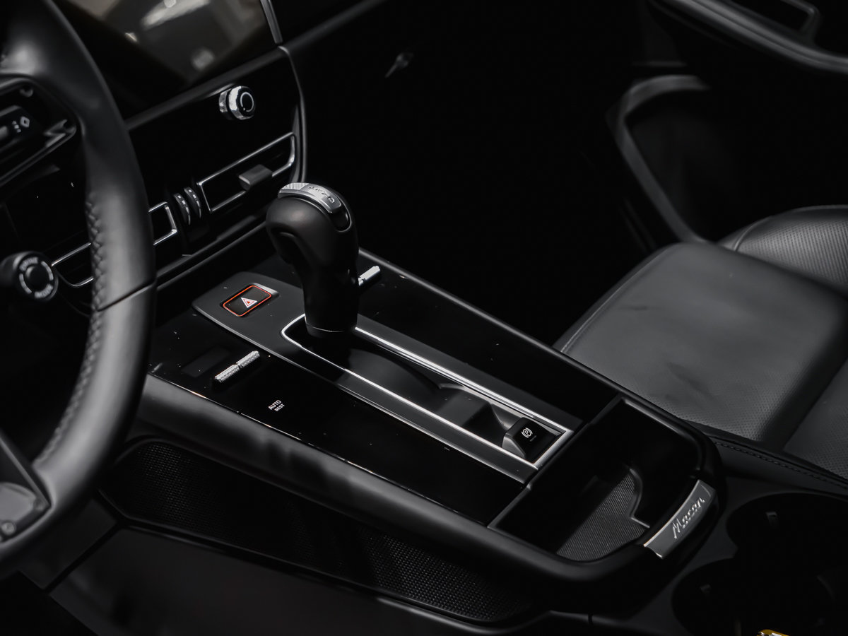 2025 Porsche Macan GTS-10