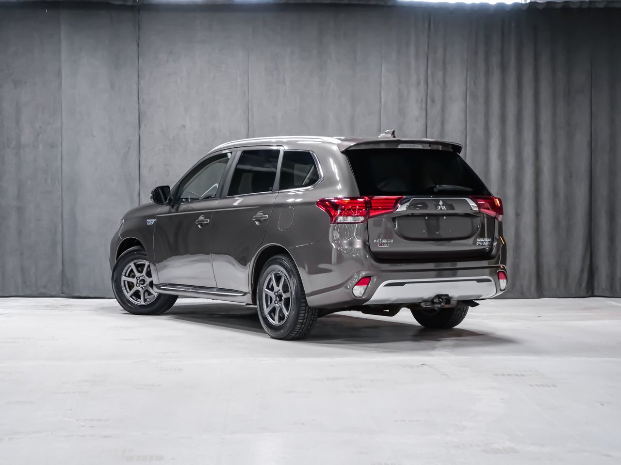 Mitsubishi Outlander PHEV SE 2019-1