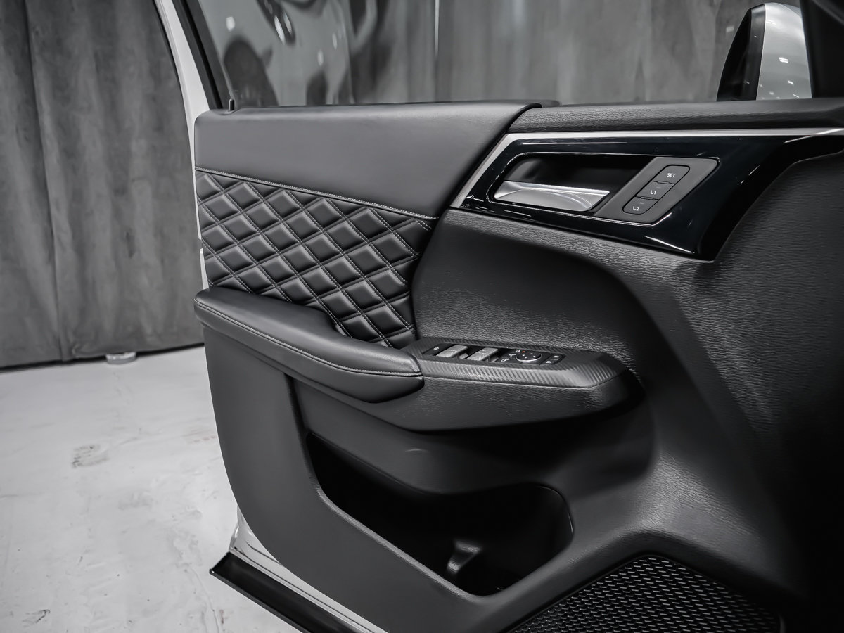 2023 Mitsubishi Outlander SEL-9