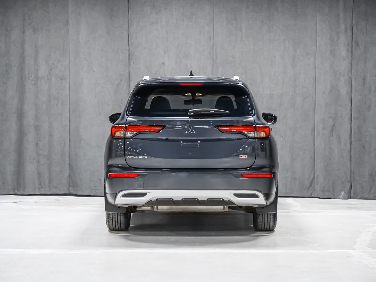 Mitsubishi Outlander LE 2024-4